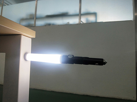 Le lumen élevé imperméable de Zoomable a mené la chaîne de allumage magnétique de la base 150m de lampe-torche